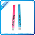 Text Logo bunte Wrsband Tyvek Material